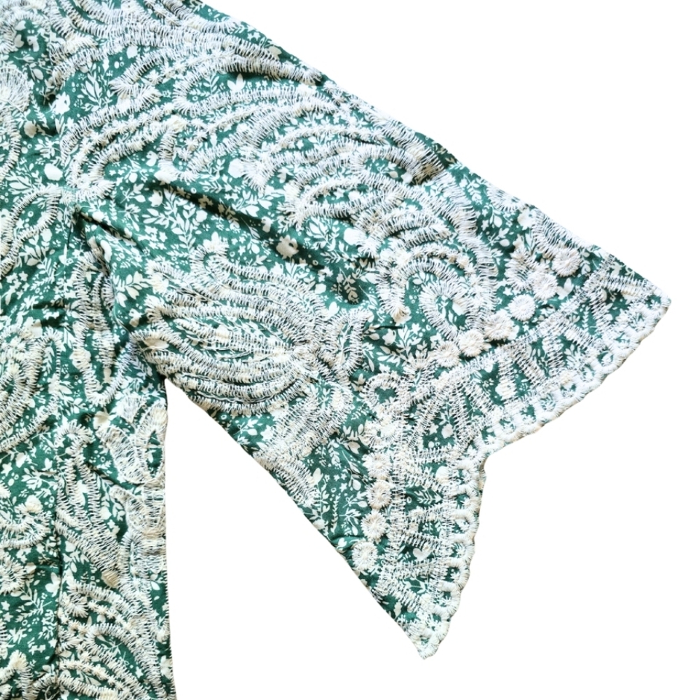 Solitaire Anthropologie Green White Floral Embroidered Blouse 3/4 Sleeves Small - Picture 3 of 4